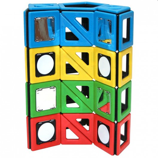 Set de 184 peces magnètiques de plàstic amb marcs quadrats i triangulars en colors blau, groc, verd i vermell.