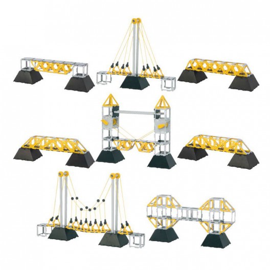 Diversos ponts de joguina construïts amb peces de plàstic blanques i negres, mostrant diversos dissenys d'enginyeria.