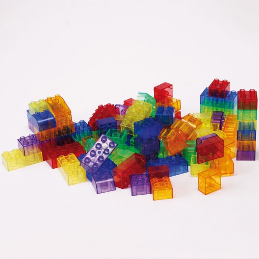 90 bloques translúcidos de construcción modular