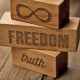 Peace & Love - caja 29 bloques de madera natural