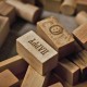 Peace & Love - caja 29 bloques de madera natural