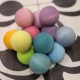 Sonajero de bolas de colores pastel