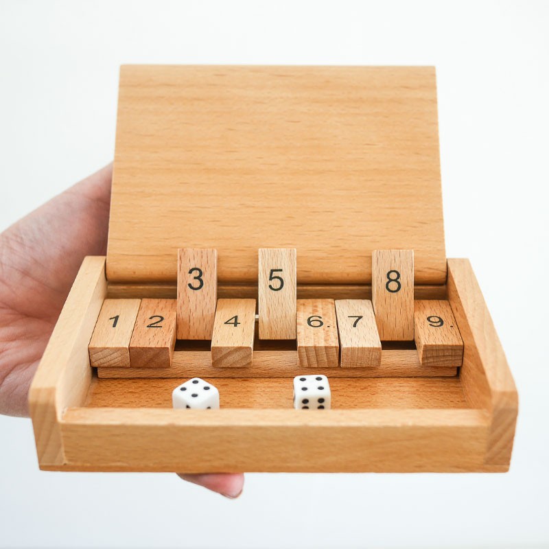 Cierra la caja Mini - juego de cálculo con dados para dos o más jugadores