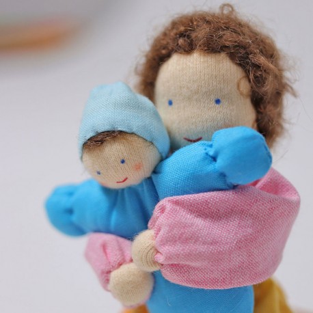 Mamá Alder - muñecos de tela para casa de muñecas