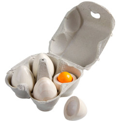 Huevos de madera con huevera de cartón