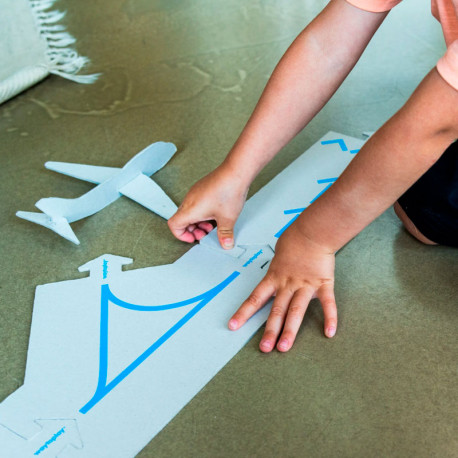 Runway - Aeropuerto de cartón reciclado waytoplay 14 piezas