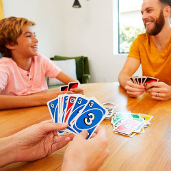UNO - popular juego de cartas para 2-10 jugadores