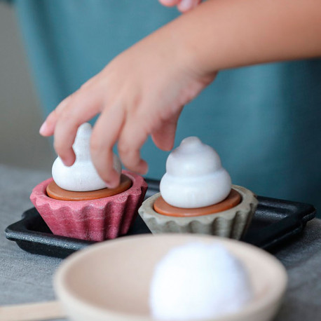 Set de Cupcakes - comida de madera y tela para el juego simbólico