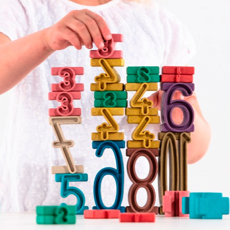 Tower Numbers - 34 Números Apilables de fusta reciclada RE-Wood en colors Montessori