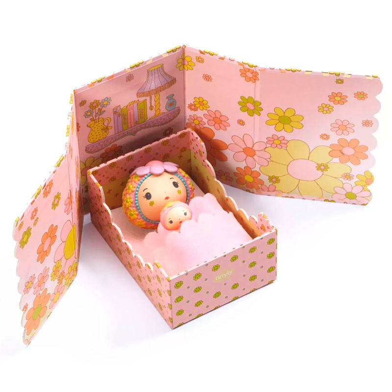 Rose Tinyroom - figurita articulada Tinyly con cama y bebé