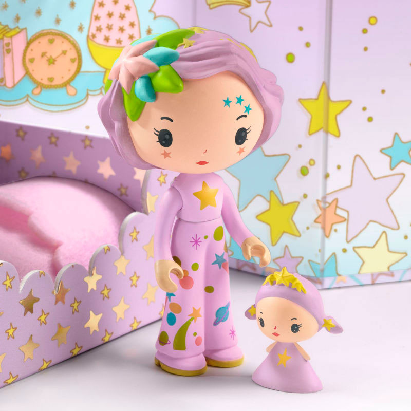 Violet Tinyroom - figurita articulada Tinyly con cama y bebé