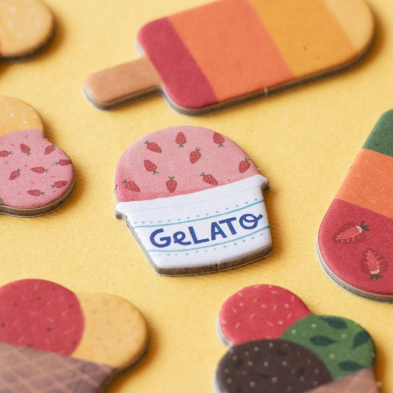 Juego Gelato Tiny Game de Londji con piezas de helados y caja pequeña