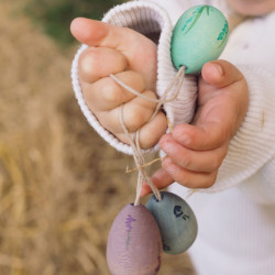 Aurora Eggs - huevos de pascua colores fríos