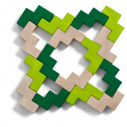 Creativitat en 3D amb peces de fusta i imaginació sense límits.