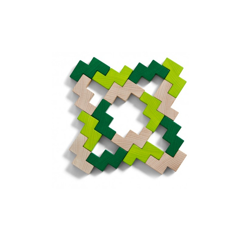 Creativitat en 3D amb peces de fusta i imaginació sense límits.
