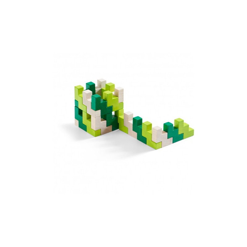 Creativitat en 3D amb peces de fusta i imaginació sense límits.