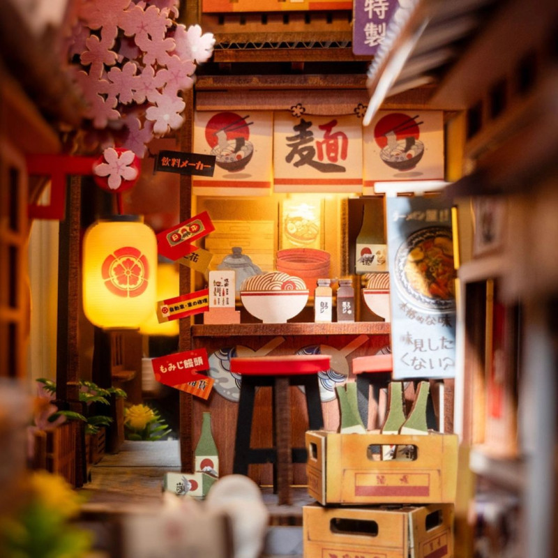 Miniatura japonesa il·luminada Sakura Wine Alley