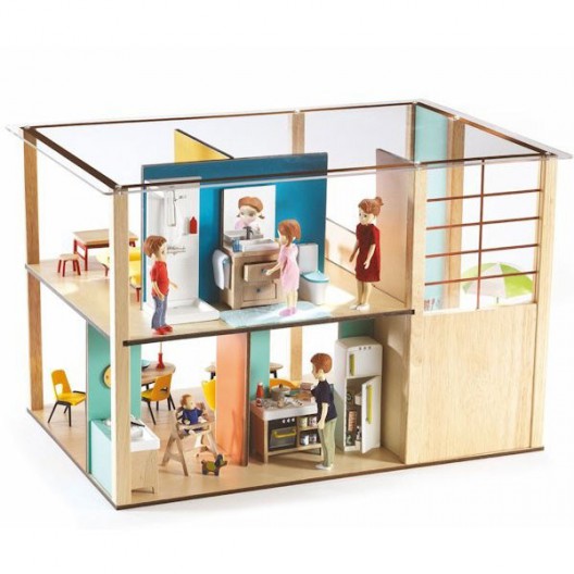 Cubic House: caseta de nines de fusta amb disseny cúbic obert, dos nivells i mobles en miniatura en tons pastís i blanc.
